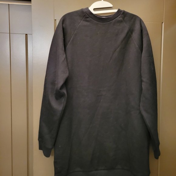 Jenn Sweatshirt - Sweater Dress in Black - Lovers + Friends Medium - Picture 2 of 4
